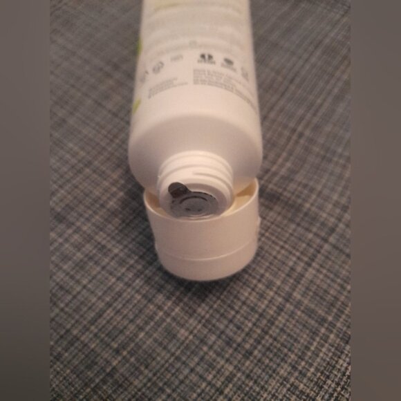 Krave Beauty Matcha Hemp Hydrating Cleanser 120ml - Picture 6 of 7